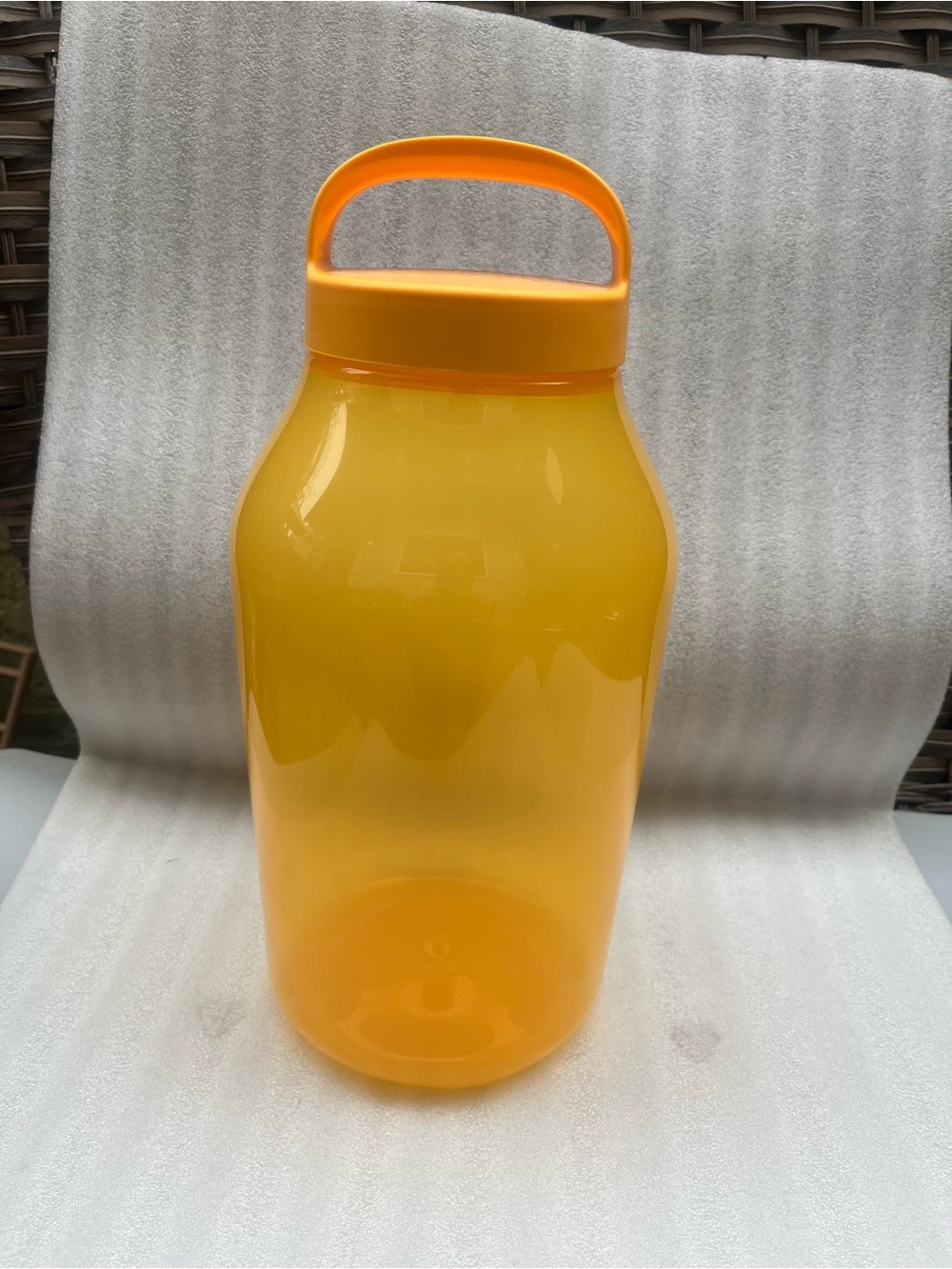 Tupperware Universal Pitcher - Picture 2 of 6